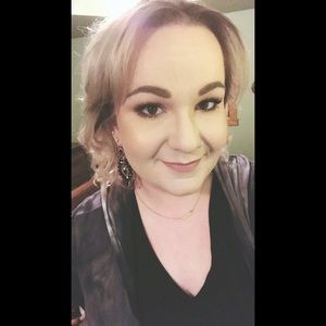 Meet your Posher, Angela